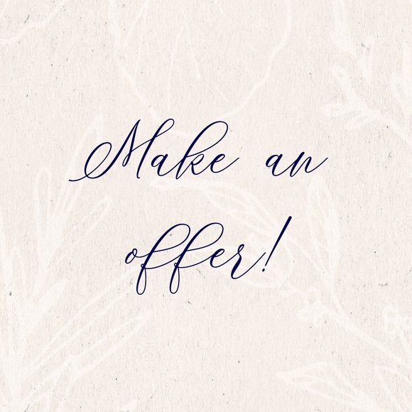 Bundle or Make an Offer - Picture 1 of 1